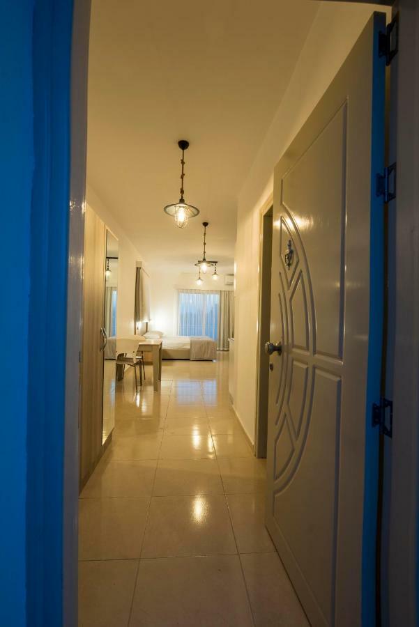 Deniz Airport Suites Нікосія Екстер'єр фото