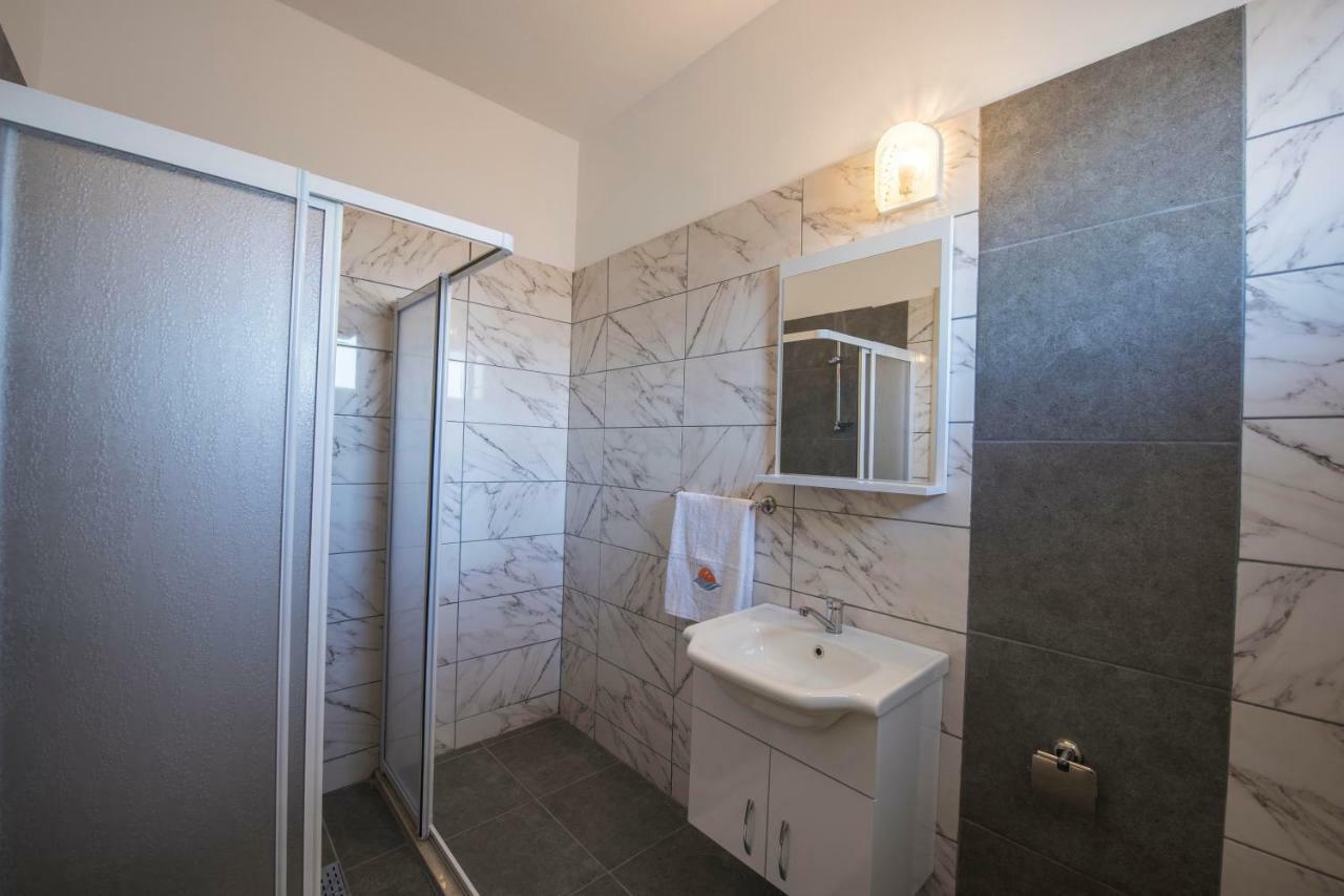 Deniz Airport Suites Нікосія Екстер'єр фото