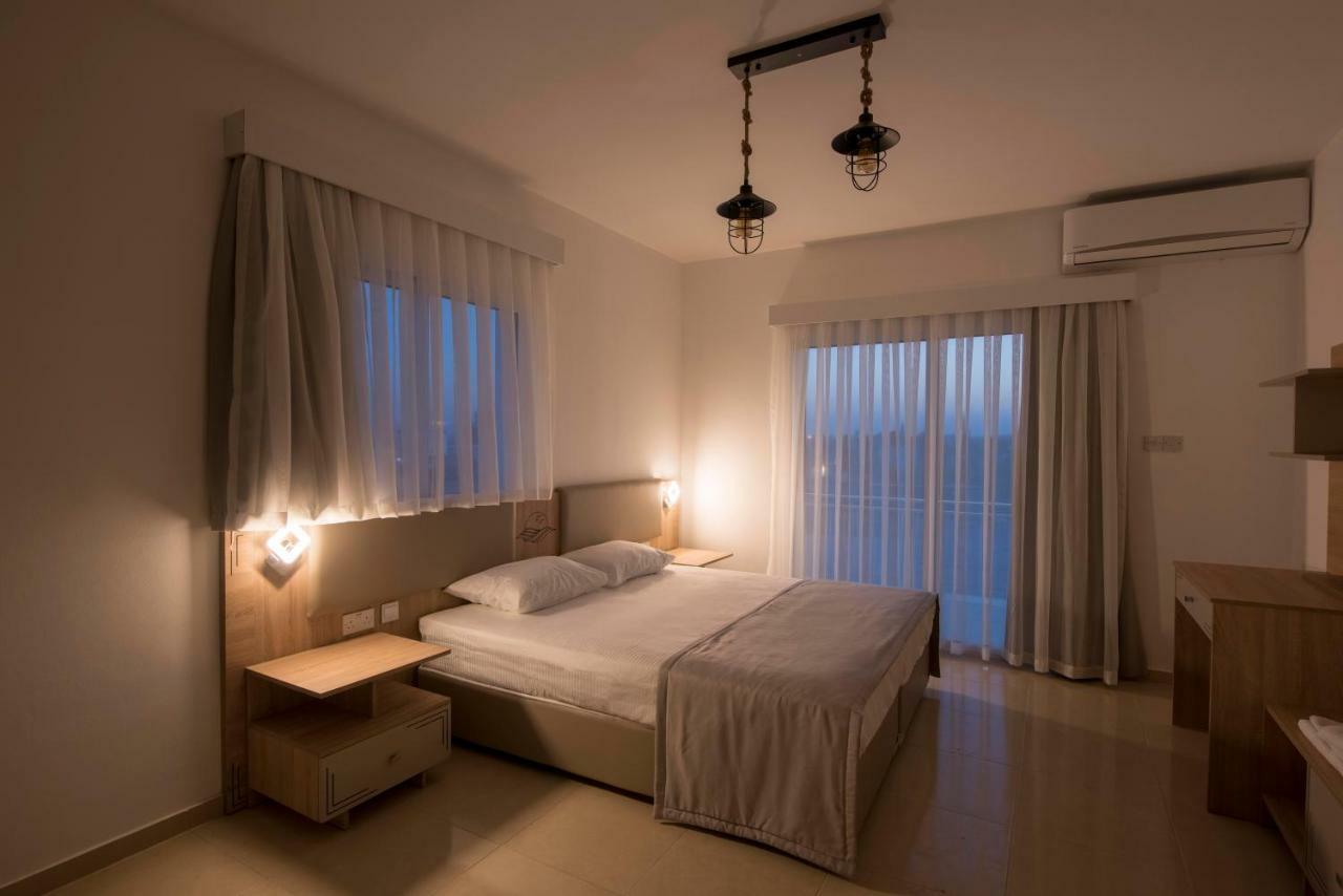 Deniz Airport Suites Нікосія Екстер'єр фото