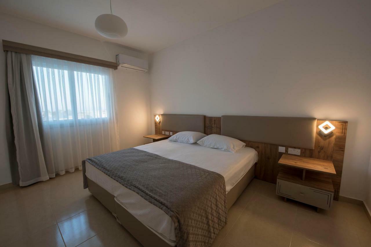 Deniz Airport Suites Нікосія Екстер'єр фото