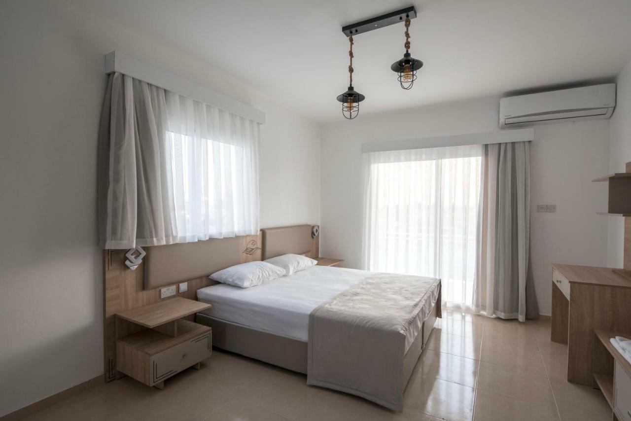 Deniz Airport Suites Нікосія Екстер'єр фото