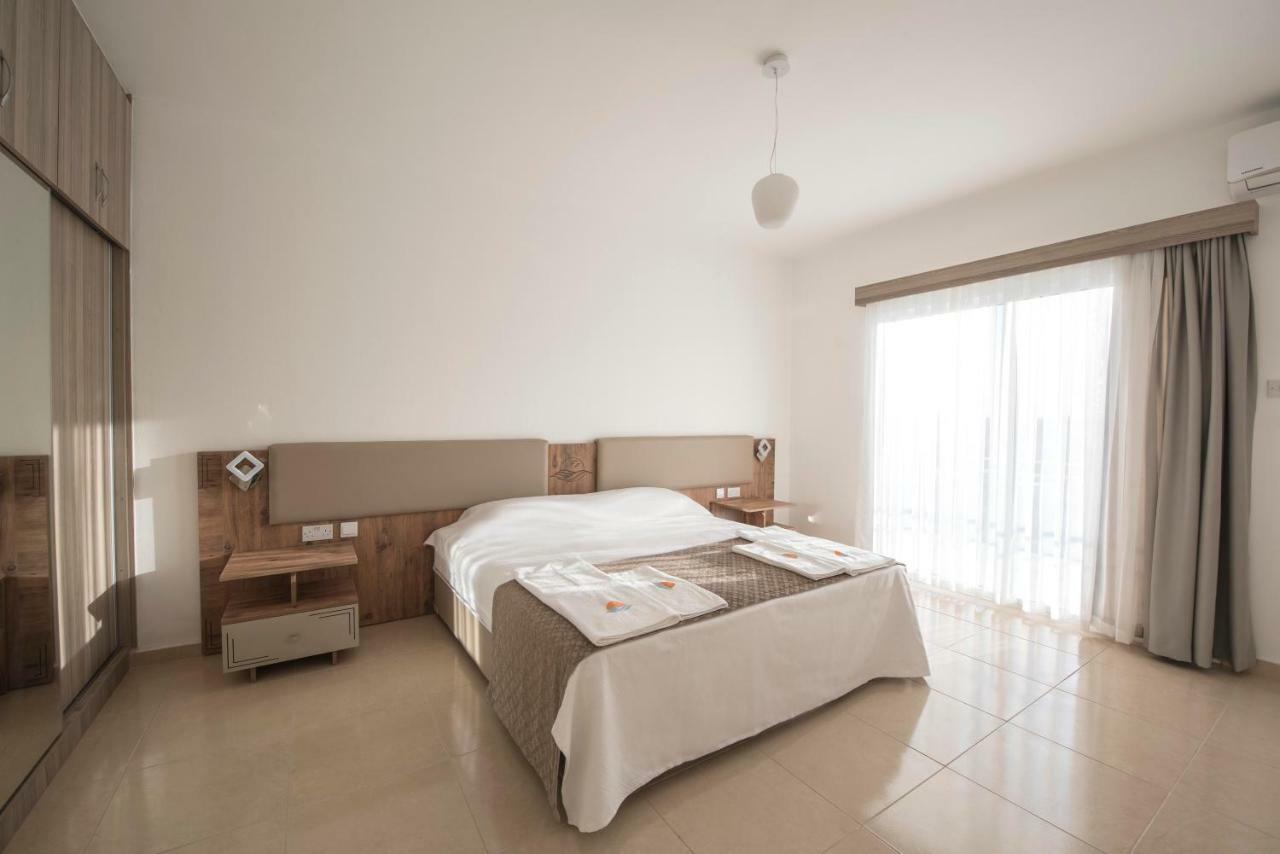 Deniz Airport Suites Нікосія Екстер'єр фото