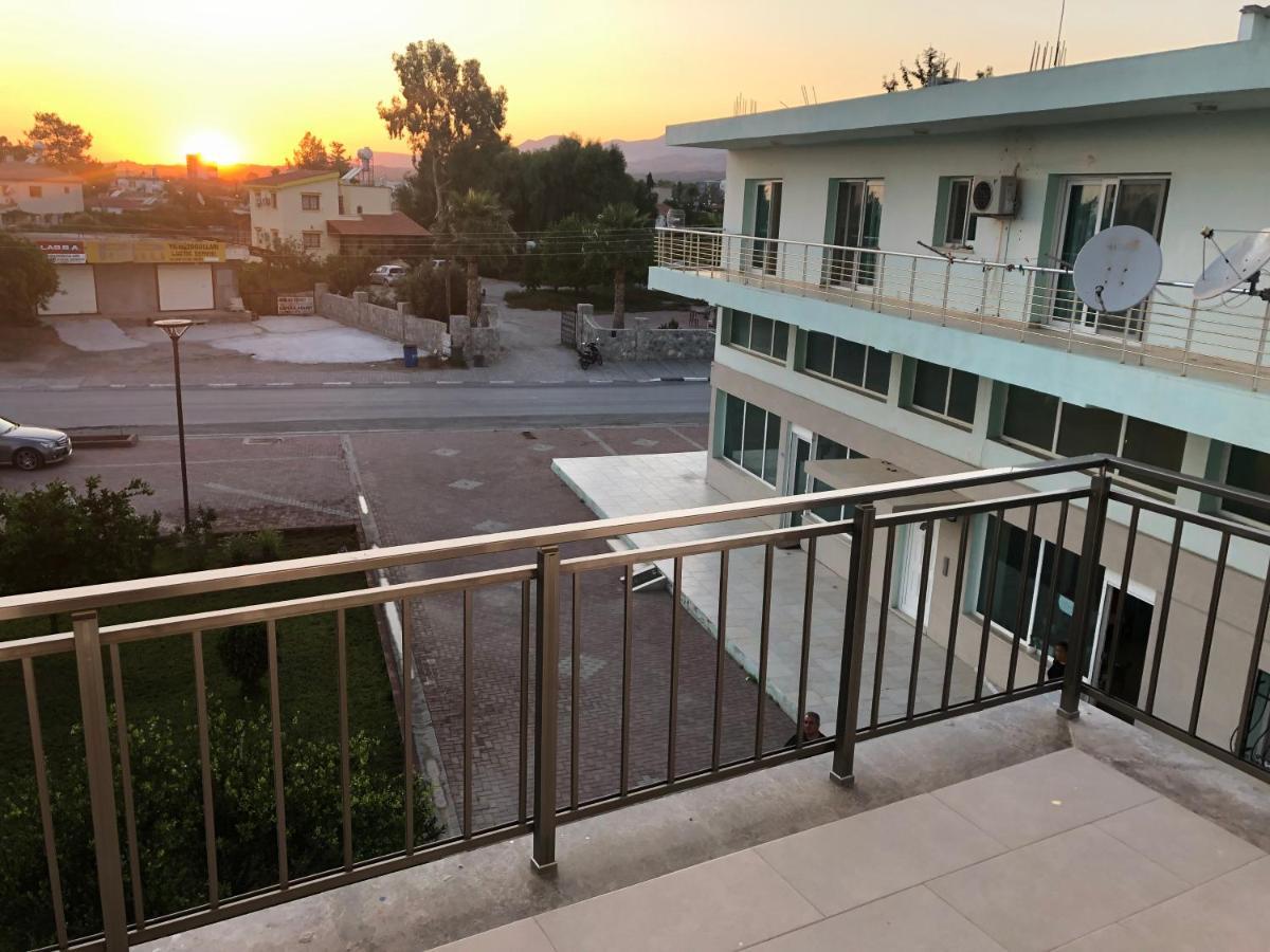 Deniz Airport Suites Нікосія Екстер'єр фото